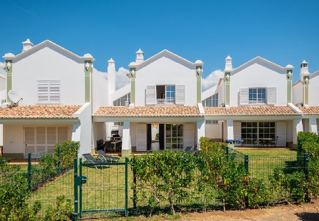 Casa geminada em Albufeira - Galé SunBeach Village - Jardins da Galé Casa geminada em Albufeira - Galé SunBeach Village - Jardins da Galé