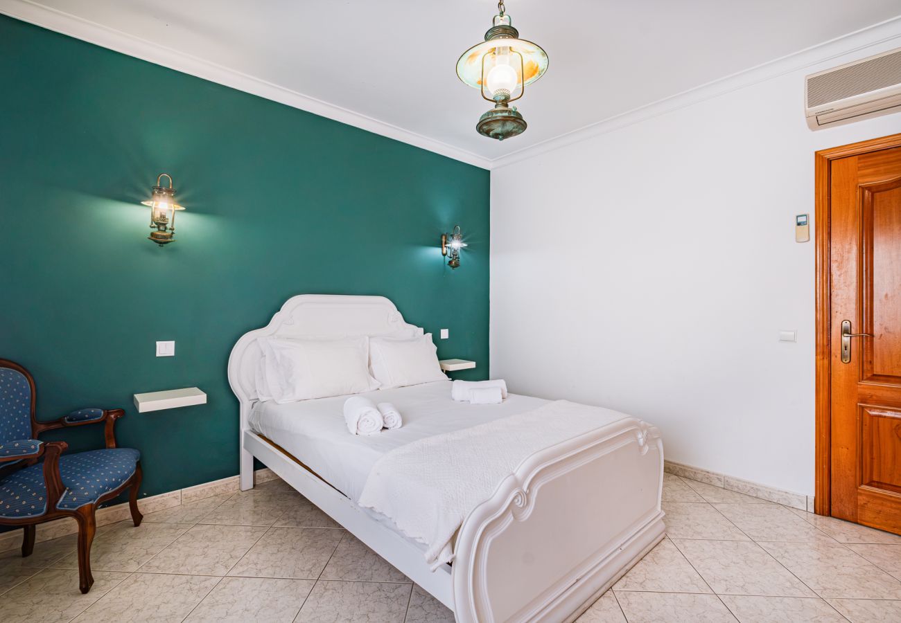 Casa em Guia - VILLA LINDA PALACE