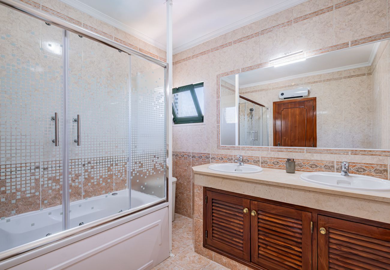 Villa em Albufeira - Paraíso dos Caliços by Dreamplaces