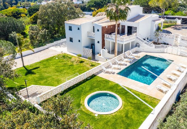 Villa in Lagoa - BELO HORIZONTE by Dreamplaces Villa in Lagoa - BELO HORIZONTE by Dreamplaces