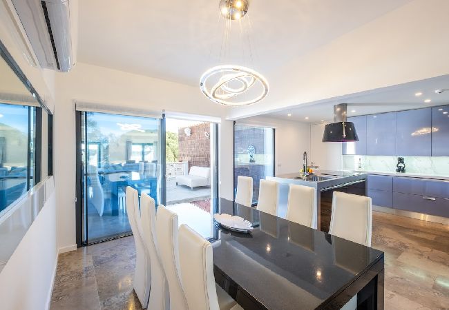 Villa in Lagoa - BELO HORIZONTE by Dreamplaces Villa in Lagoa - BELO HORIZONTE by Dreamplaces