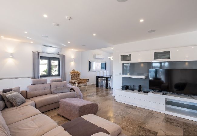 Villa in Lagoa - BELO HORIZONTE by Dreamplaces Villa in Lagoa - BELO HORIZONTE by Dreamplaces