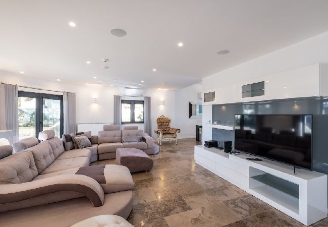 Villa in Lagoa - BELO HORIZONTE by Dreamplaces Villa in Lagoa - BELO HORIZONTE by Dreamplaces