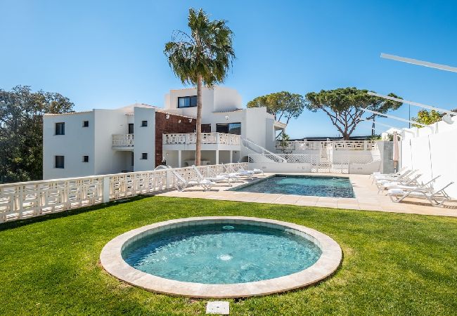 Villa in Lagoa - BELO HORIZONTE by Dreamplaces Villa in Lagoa - BELO HORIZONTE by Dreamplaces