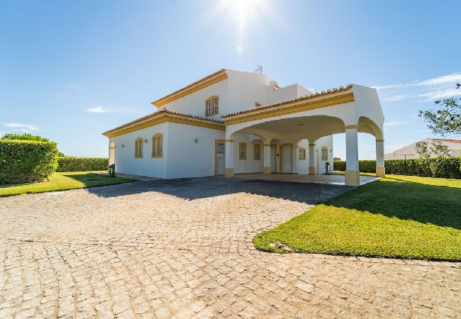 Villa in Albufeira - Filomena Golf Paradise 