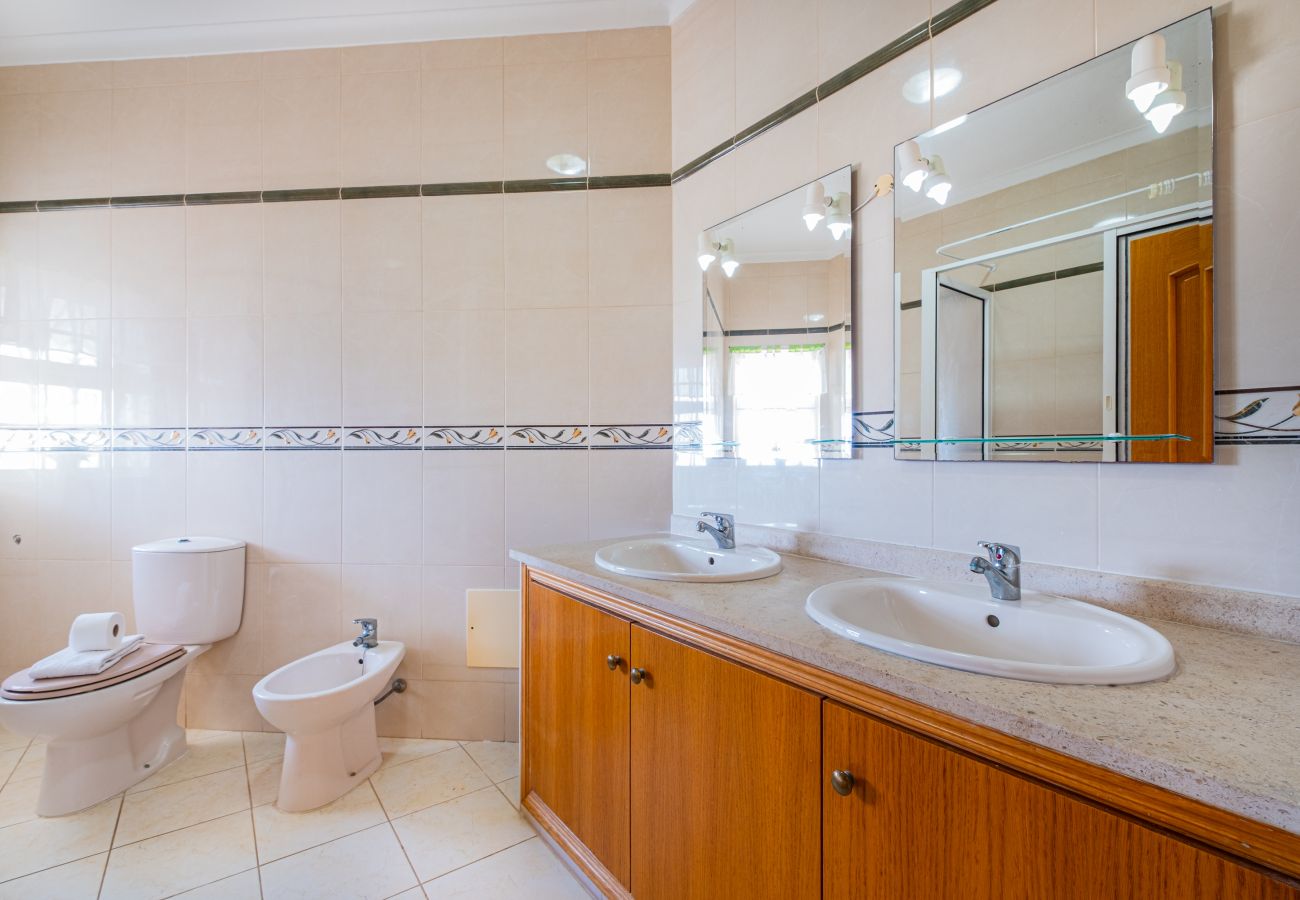 Villa in Albufeira - Filomena Golf Paradise 