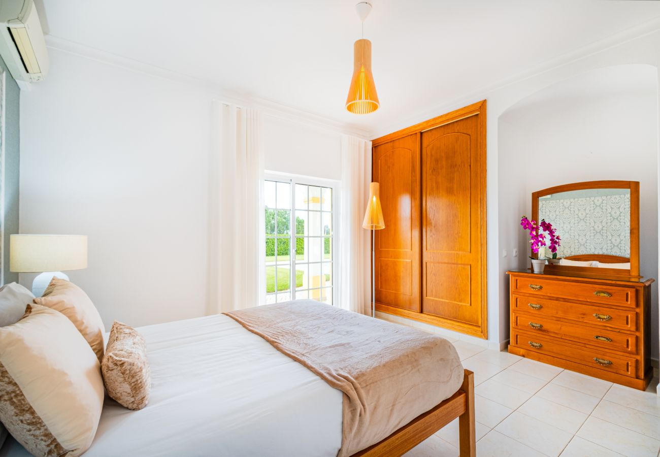 Villa in Albufeira - Filomena Golf Paradise 