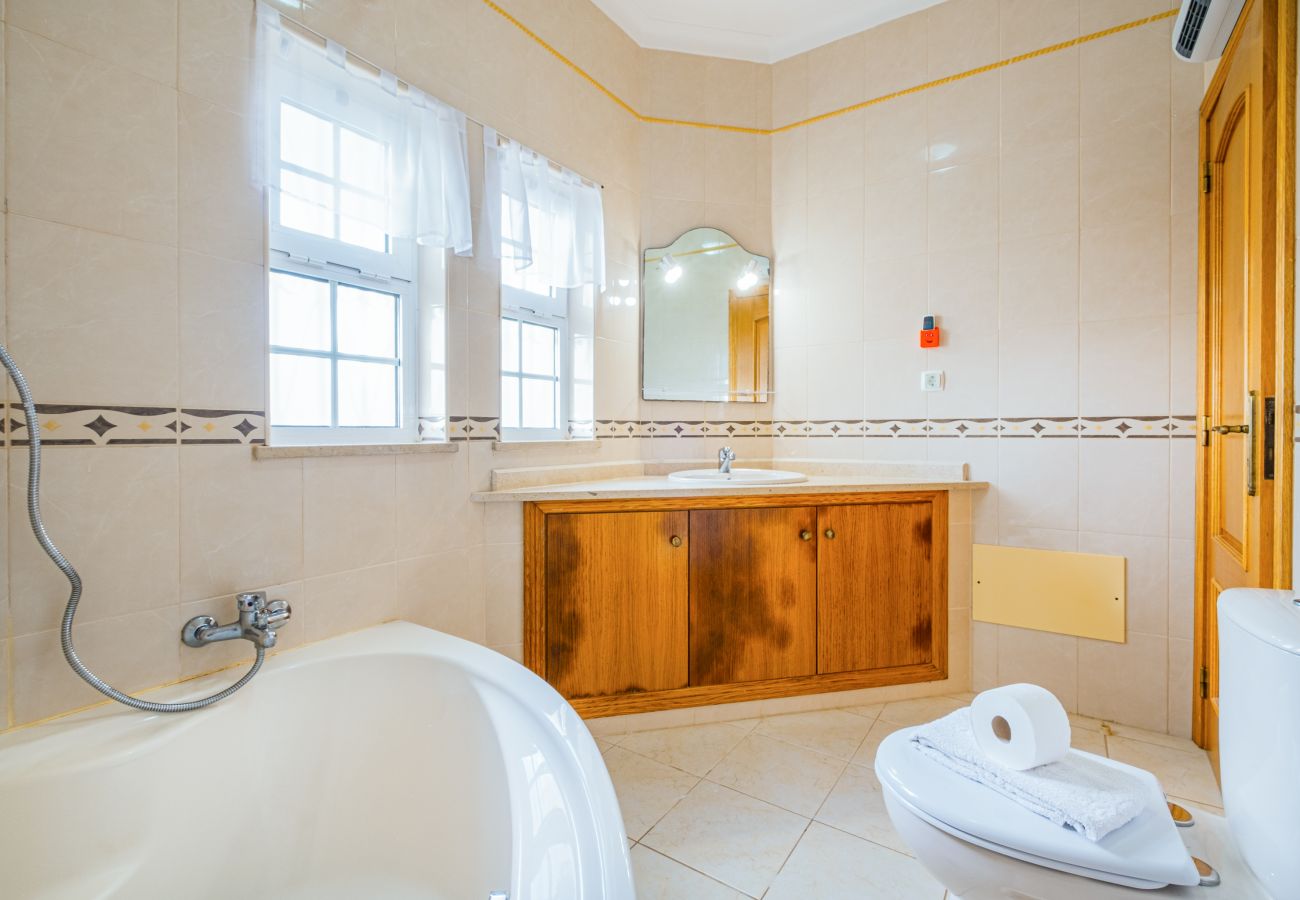 Villa in Albufeira - Filomena Golf Paradise 