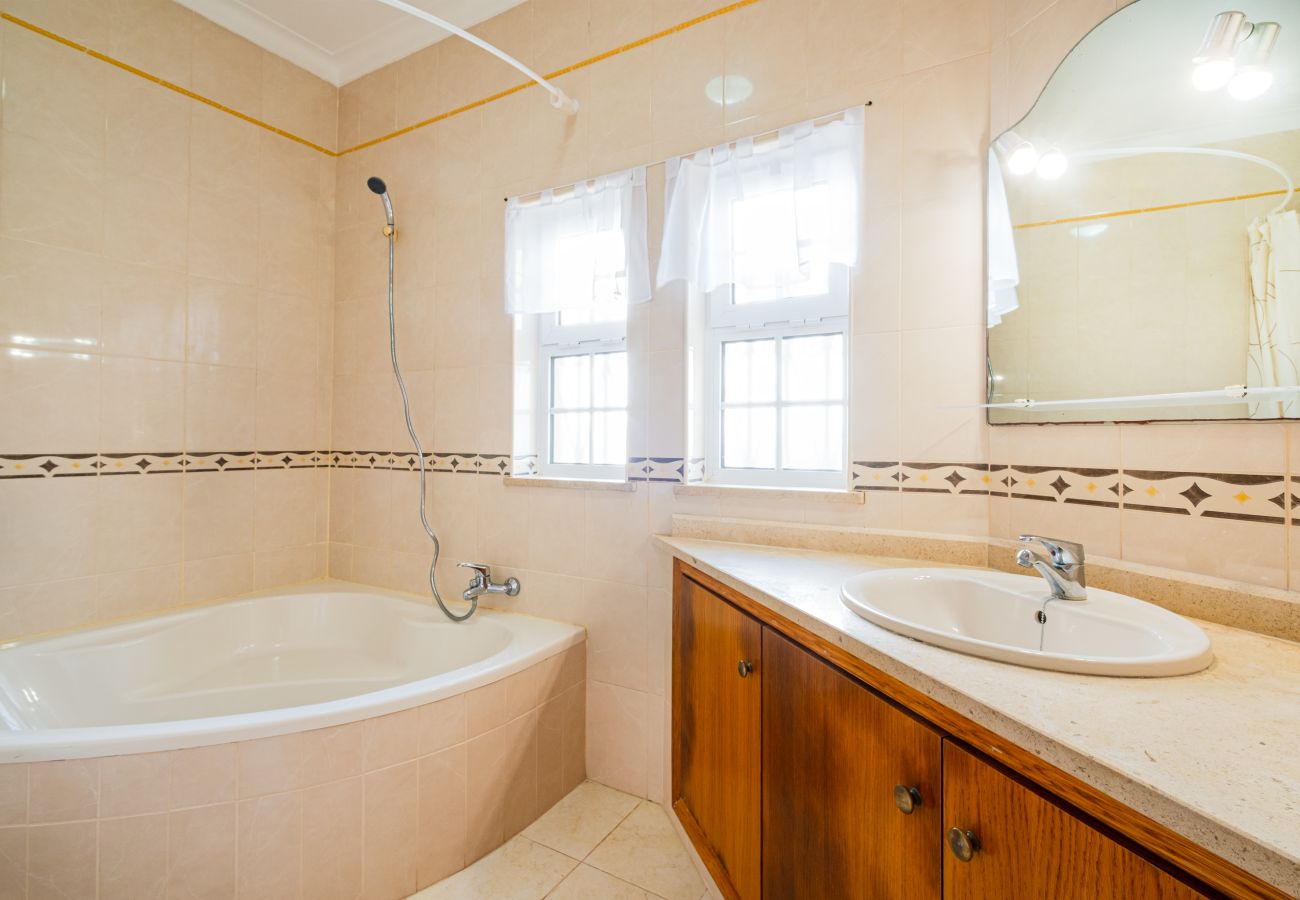 Villa in Albufeira - Filomena Golf Paradise 