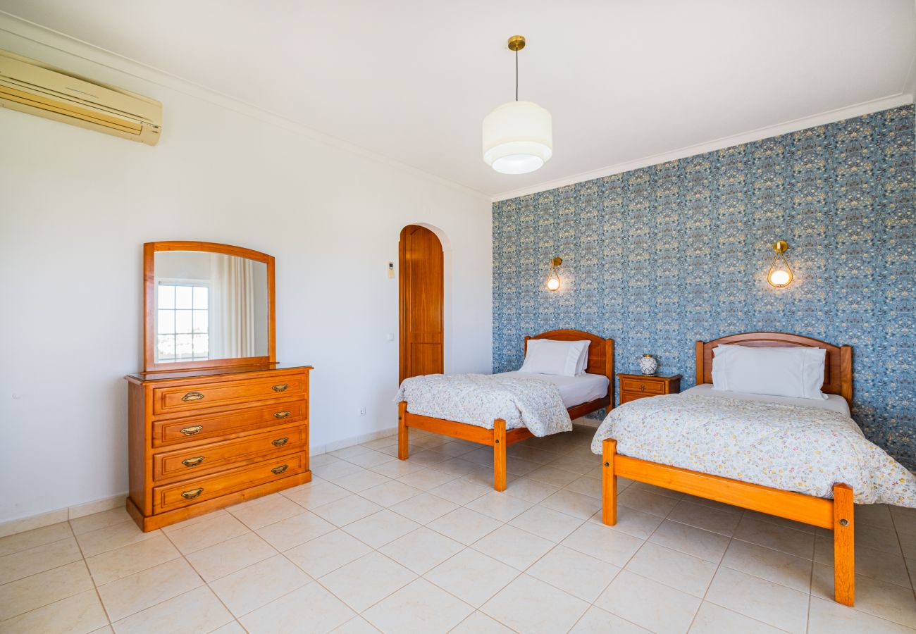 Villa in Albufeira - Filomena Golf Paradise 