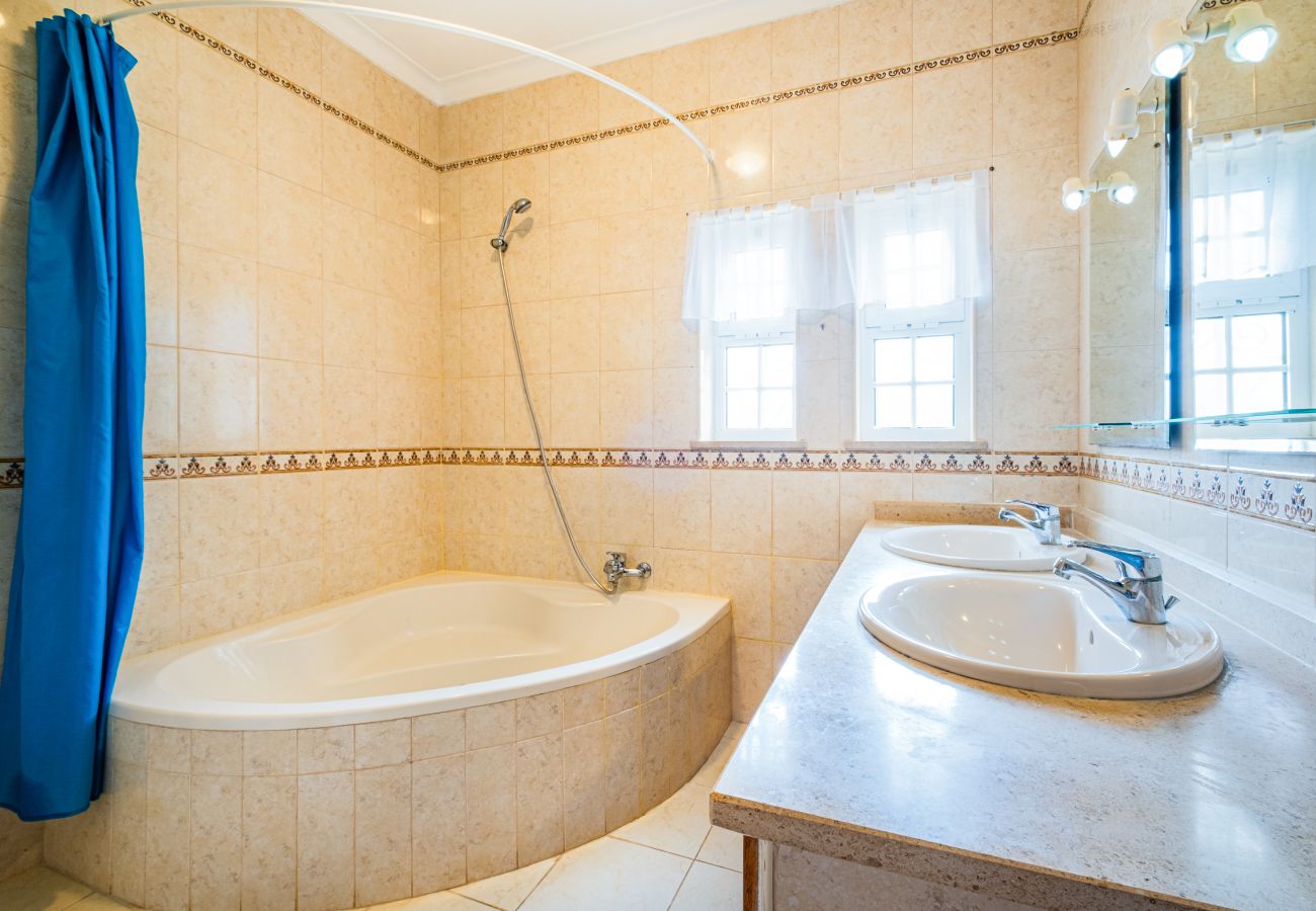 Villa in Albufeira - Filomena Golf Paradise 