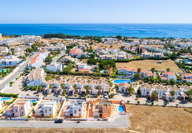 Villa in Albufeira - VILLA ALHABU 