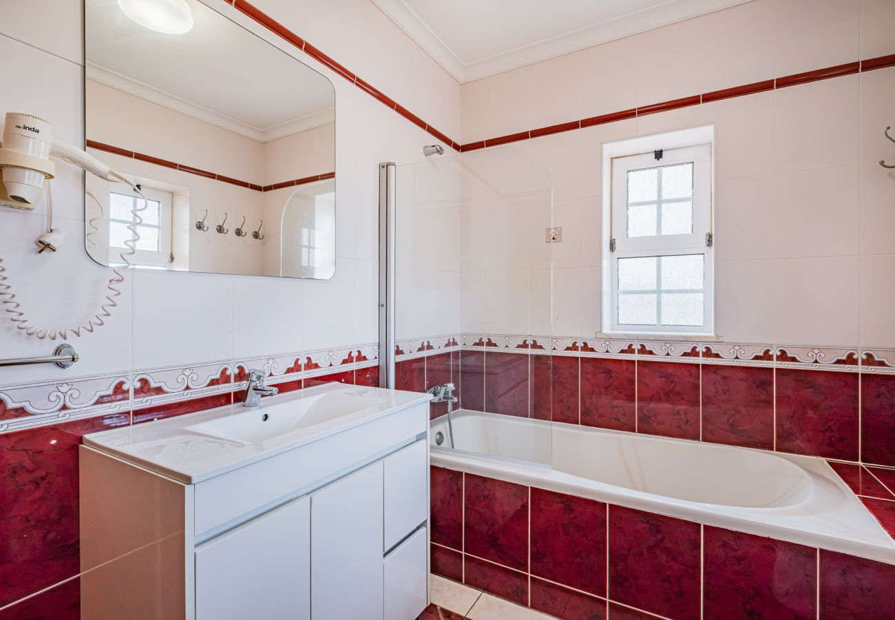 House in Guia - VILLA LINDA PALACE