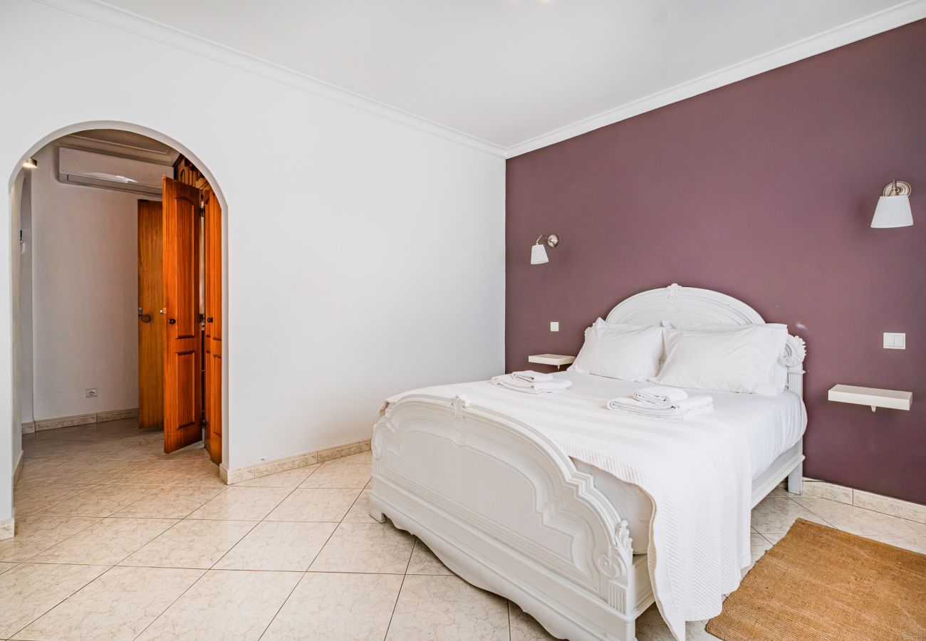 House in Guia - VILLA LINDA PALACE