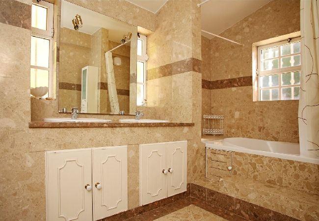 Villa in Albufeira - Villa Jumar Villa in Albufeira - Villa Jumar