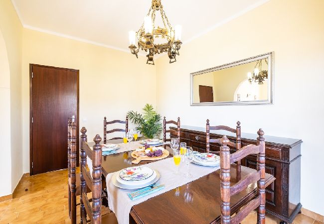 Villa in Albufeira - Villa Pinheiro Villa in Albufeira - Villa Pinheiro