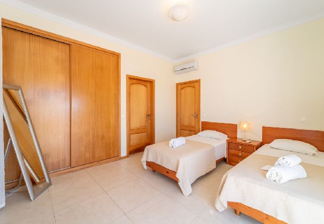 Villa in Guia - Villa Galé Villa in Guia - Villa Galé