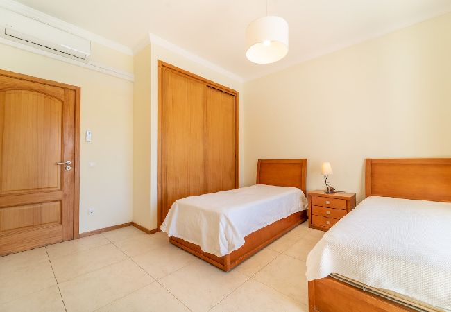 Villa in Guia - Villa Galé Villa in Guia - Villa Galé