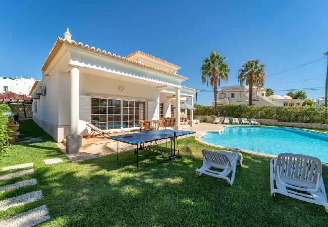 Villa in Guia - Villa Galé Villa in Guia - Villa Galé