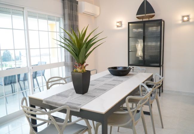 Apartment in Albufeira - Bernard Ocean View Apartment with Pool Apartment in Albufeira - Bernard Ocean View Apartment with Pool