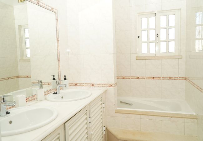 Villa in Albufeira - Seaside Serenity Villa Villa in Albufeira - Seaside Serenity Villa