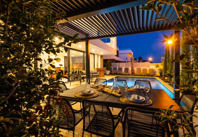 Villa in Albufeira - Villa Kambole com piscina privada aquecida  Villa in Albufeira - Villa Kambole com piscina privada aquecida