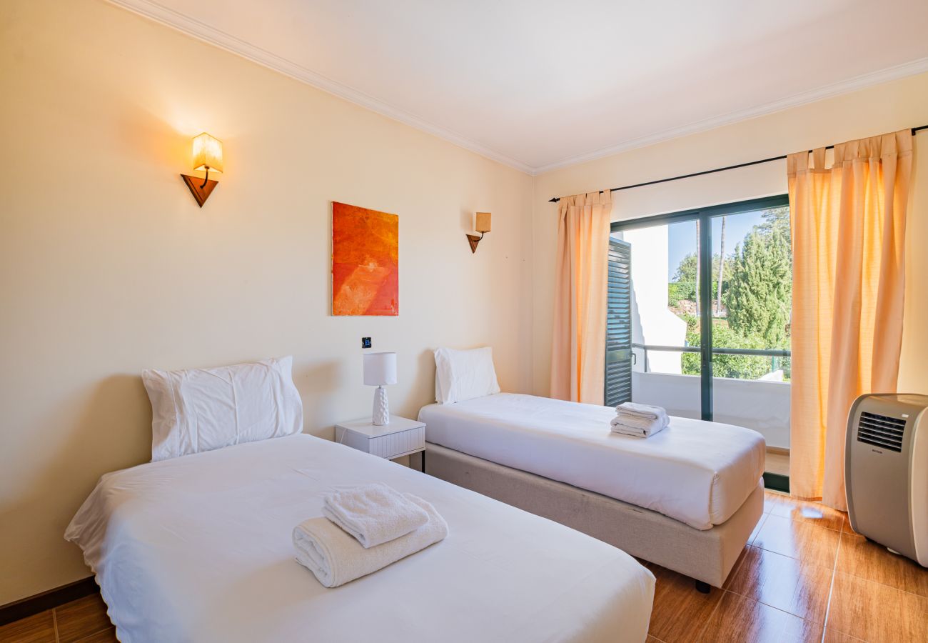 Villa in Albufeira - Paraíso dos Caliços by Dreamplaces